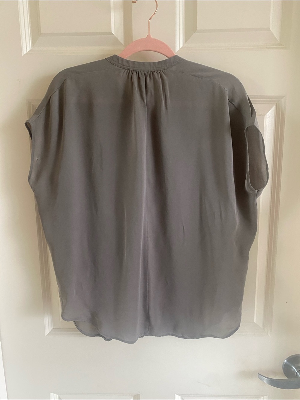 Vince Gray Silk Split V-Neck Short Sleeve Blouse - Picture 3 of 3